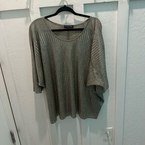 ***clearance‎ priced***
Kim & Cami Shiny gold Sweater